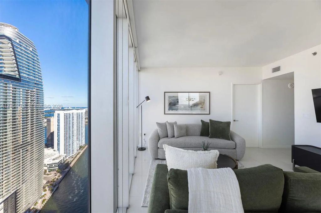 485 Brickell Avenue #4804, Miami