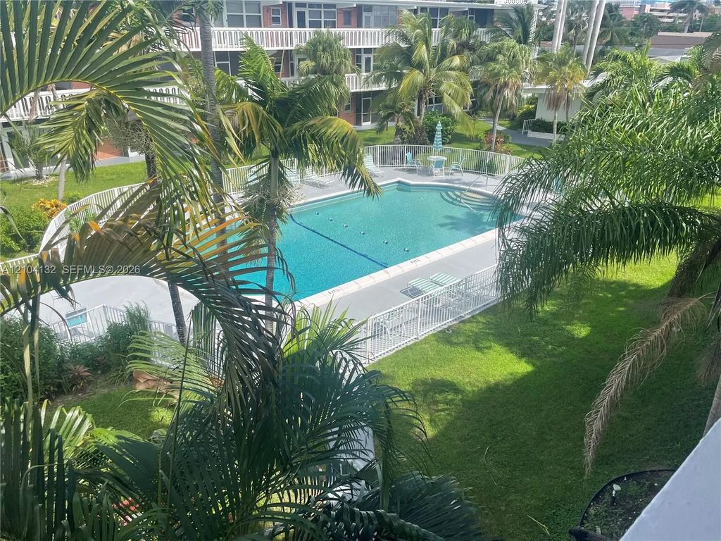 141 Ne 10 Avenue #24c, Hallandale Beach