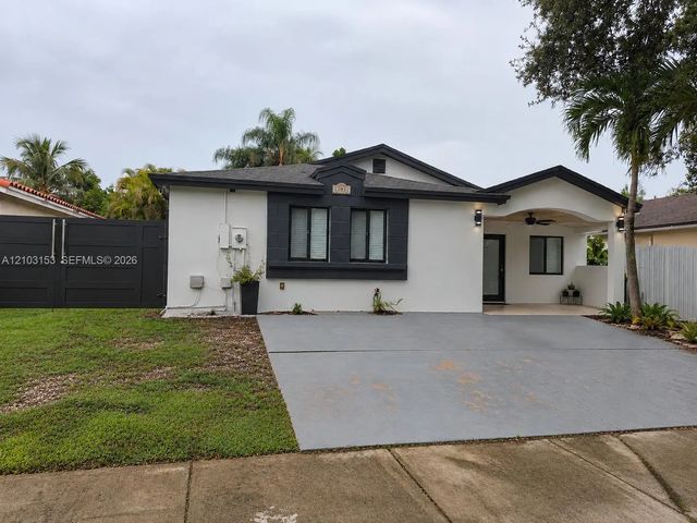 2 of 28 - 17931 Sw 115th Avenue, Miami, FL