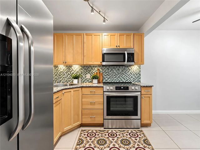 4 of 21 - 9850 Sunrise Lakes Boulevard #108, Sunrise, FL