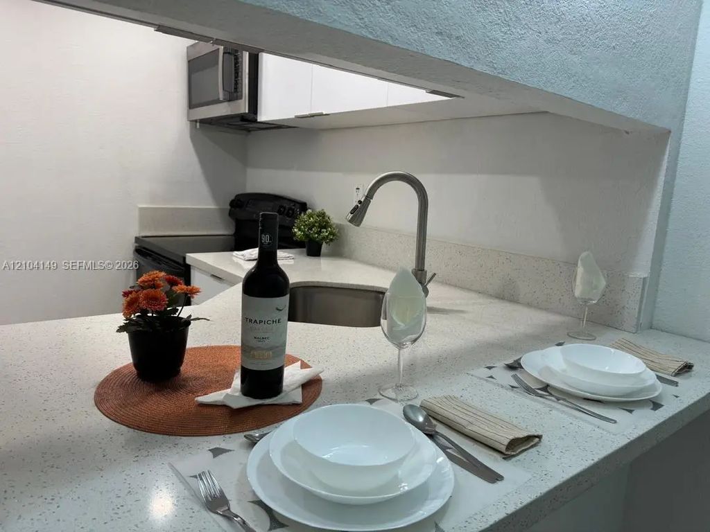 801 Nw 47th Avenue #410w, Miami