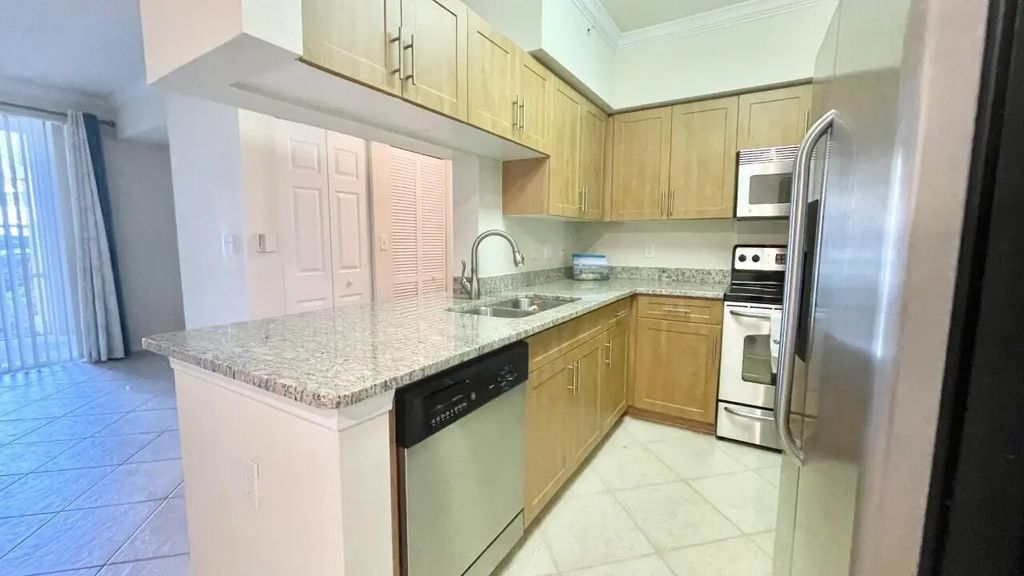 6530 Emerald Dunes Drive, West Palm Beach