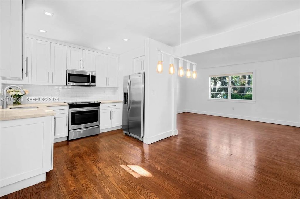 5560 Sw 78th Street #142b, Miami