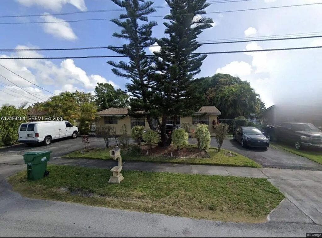 4621 Sw 104th Court, Miami
