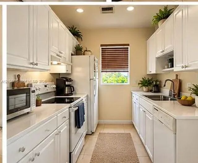 4 of 5 - 2114 E Ridge Circle E, Boynton Beach, FL