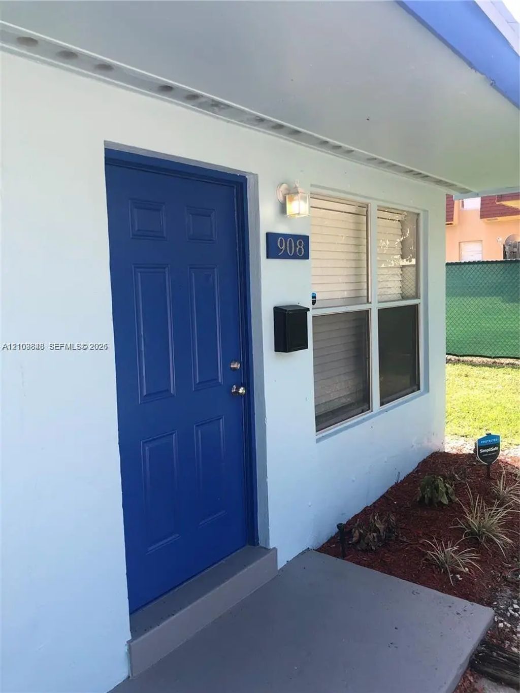 906 Greenbriar Drive #908, Lake Park