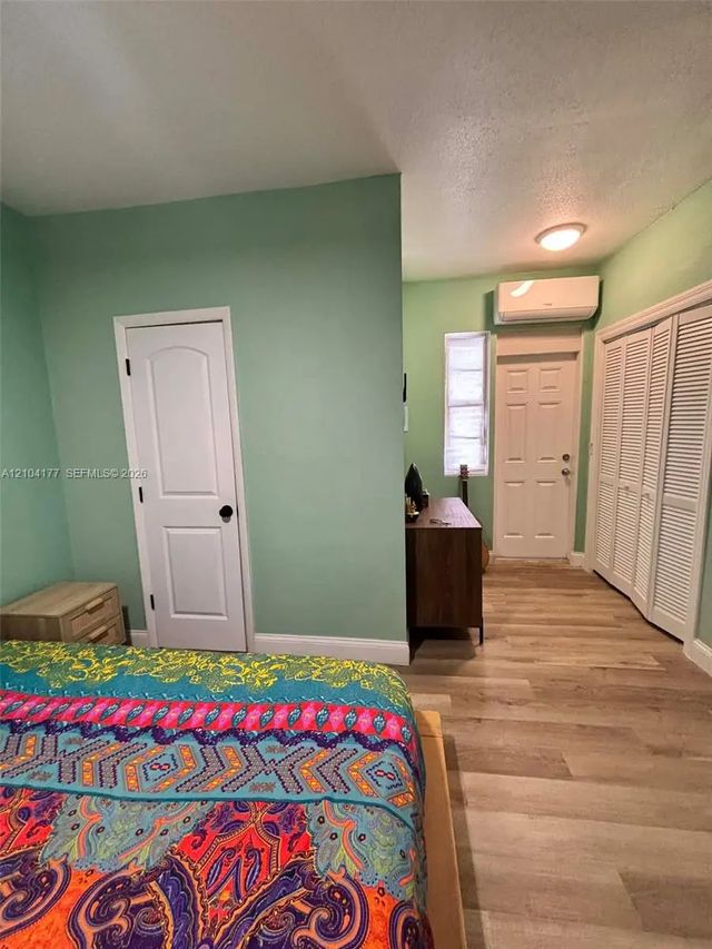 5 of 7 - 1018 Euclid Avenue #2, Miami Beach, FL