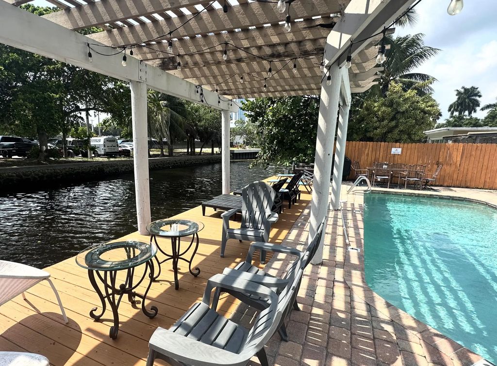500 Se 9th Court #1-2, Fort Lauderdale