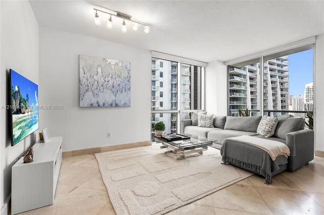 3 of 20 - 1060 Brickell Avenue #2117, Miami, FL