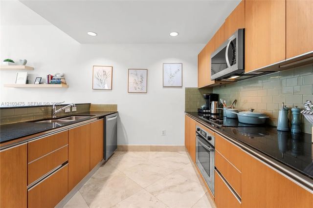 5 of 20 - 1060 Brickell Avenue #2117, Miami, FL