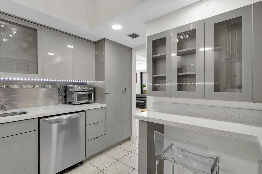 1623 Collins Avenue #812, Miami Beach