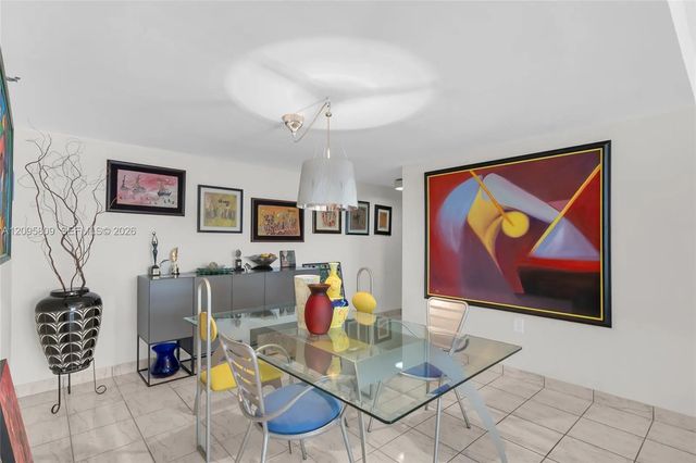 3 of 32 - 1623 Collins Avenue #812, Miami Beach, FL