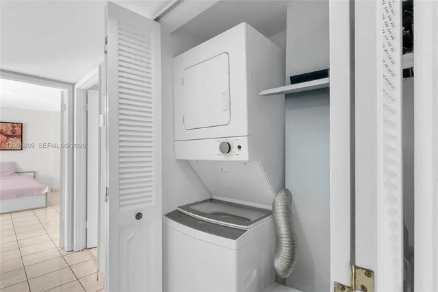 5 of 32 - 1623 Collins Avenue #812, Miami Beach, FL