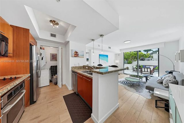4 of 26 - 110 Washington Avenue #2312, Miami Beach, FL