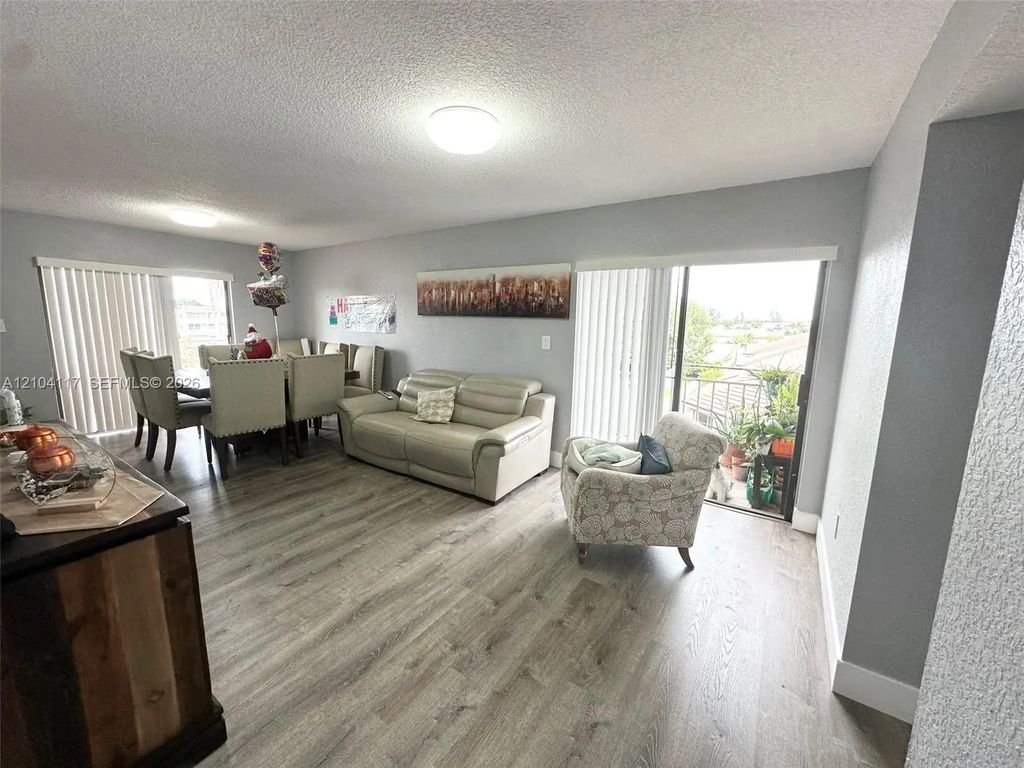 8425 Nw 8th Street #401, Miami