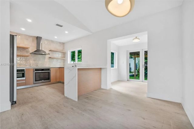 4 of 36 - 718 Ne 87th Street, Miami, FL