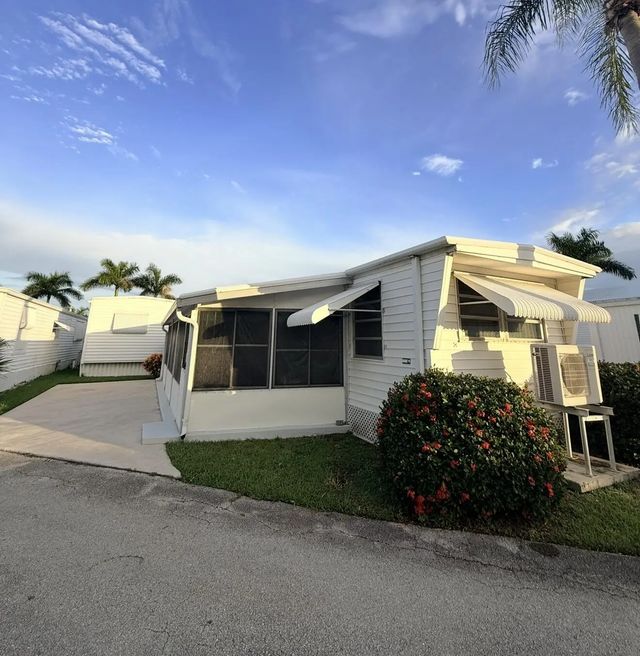3 of 35 - 209 E Eagle Drive #e, Boynton Beach, FL
