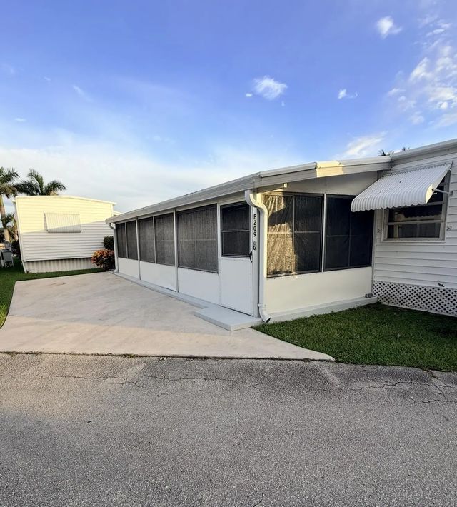 5 of 35 - 209 E Eagle Drive #e, Boynton Beach, FL