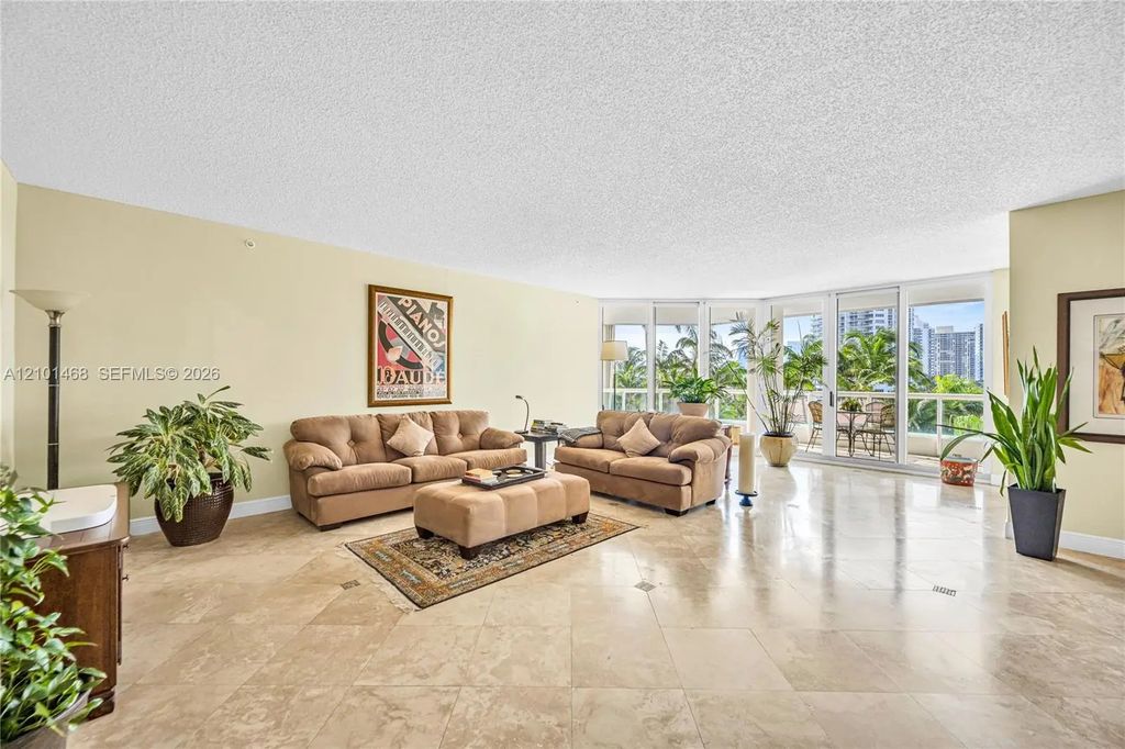 21050 Point Place #502, Aventura