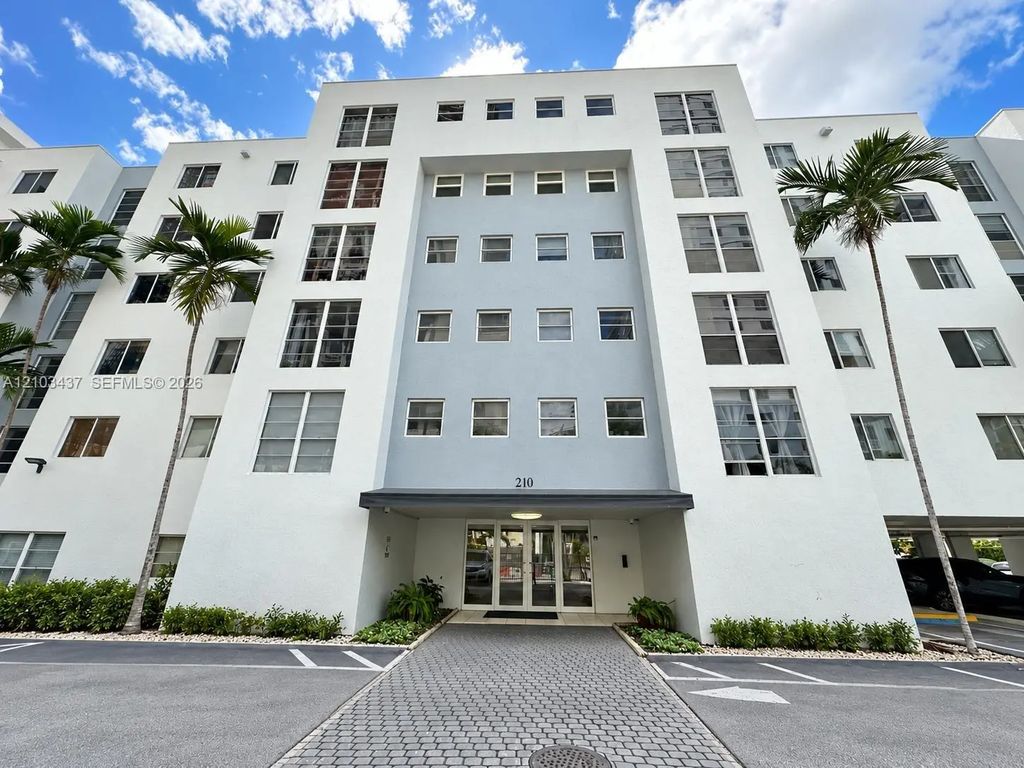 210 Sw 11th Street #208, Miami