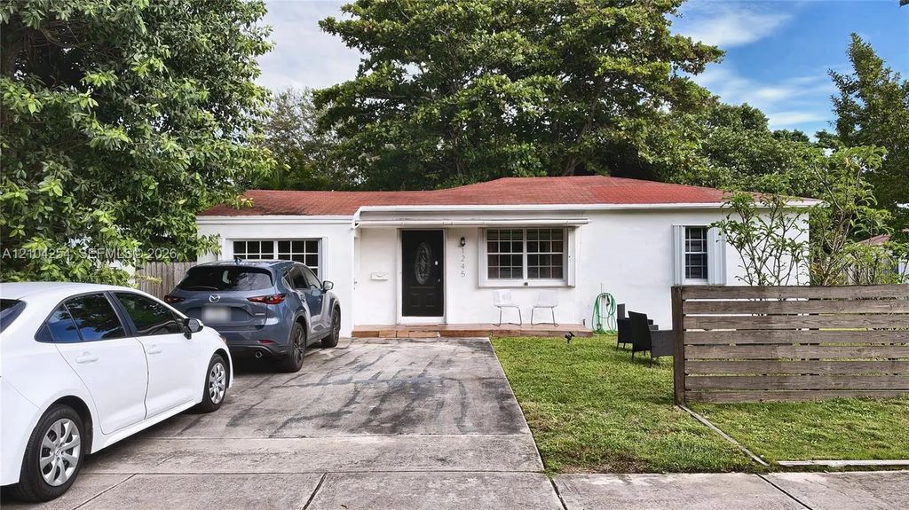1245 Ne 133rd Street, North Miami
