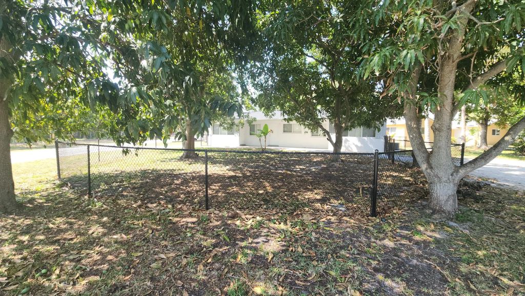 198 Se 27th Court #w, Boynton Beach