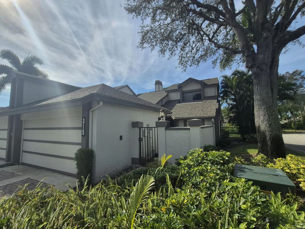 315 Landings Boulevard, Greenacres