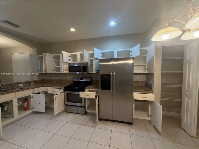2 of 5 - 735 Duchess Court, Palm Beach Gardens, FL