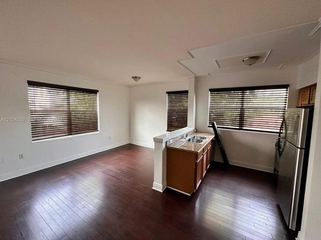 953 Sw 10th Street #16, Miami