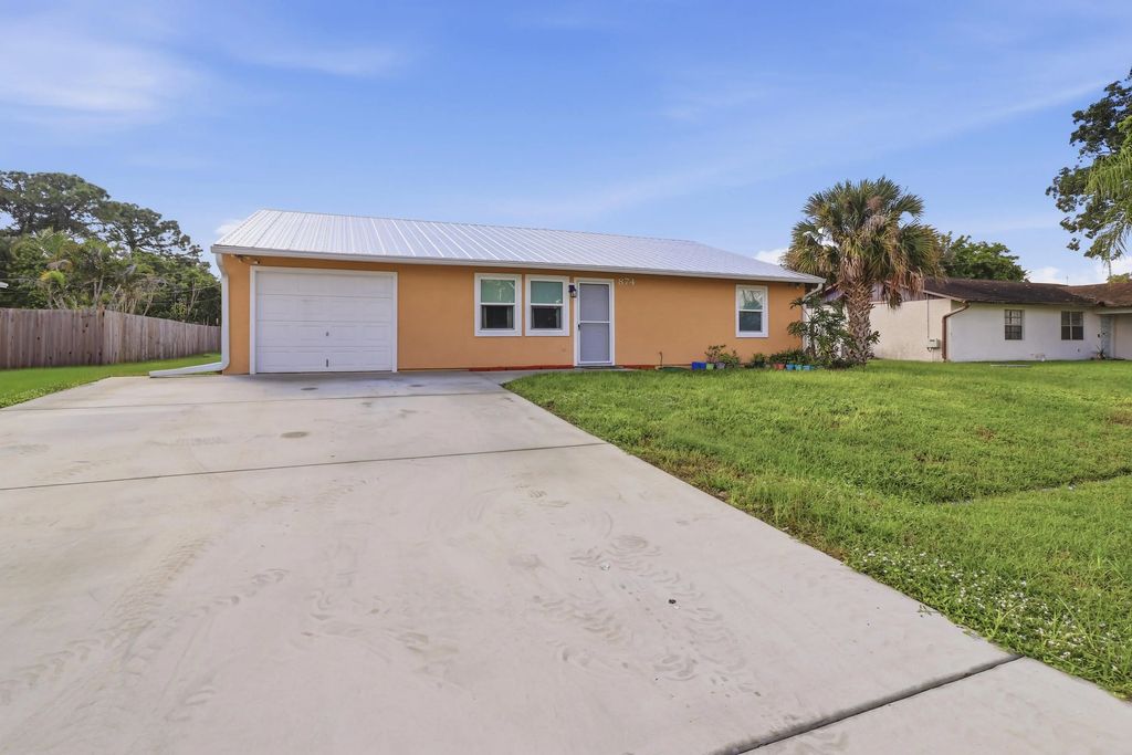 874 Sw Canary Terrace, Port St. Lucie