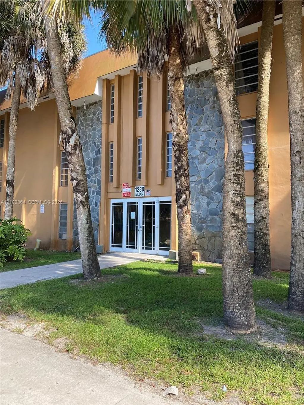 1230 W 54th Street #221a, Hialeah