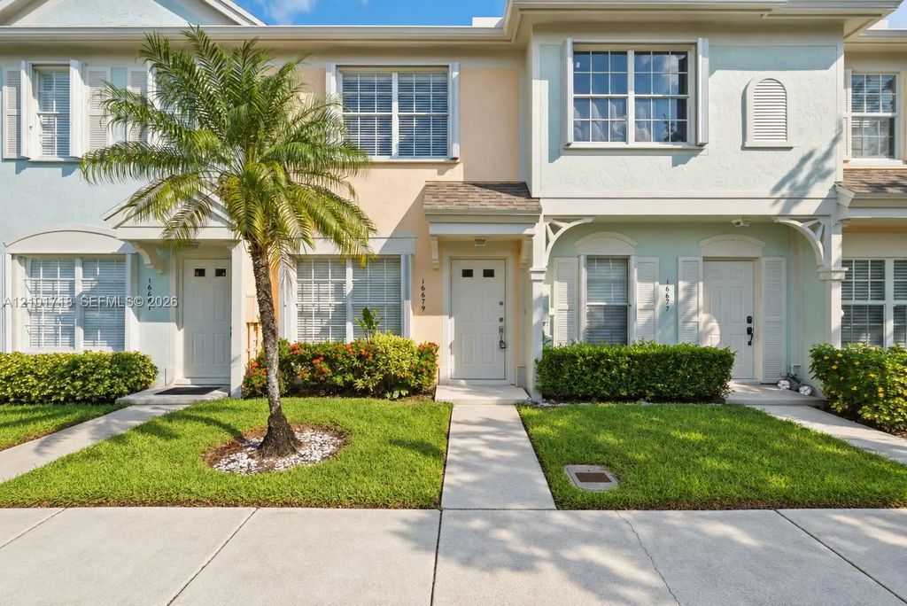 16679 Hemingway Drive, Weston