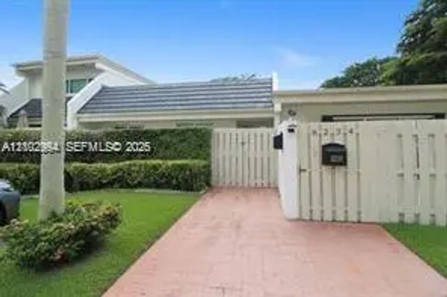 2 of 38 - 8232 Sw 81st Terrace #8232, Miami, FL