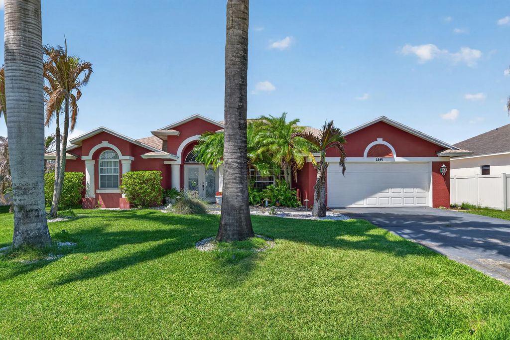 1541 Sw Underwood Avenue, Port St. Lucie