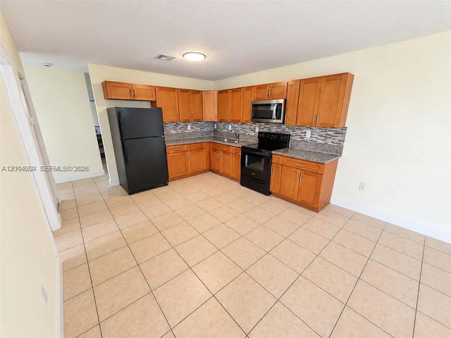4 of 17 - 10530 Sw 183rd Street, Miami, FL