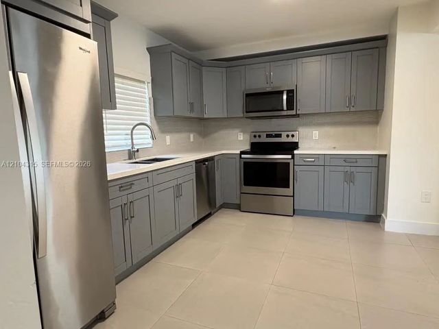 4 of 28 - 5911 Sw 62nd Terrace, South Miami, FL