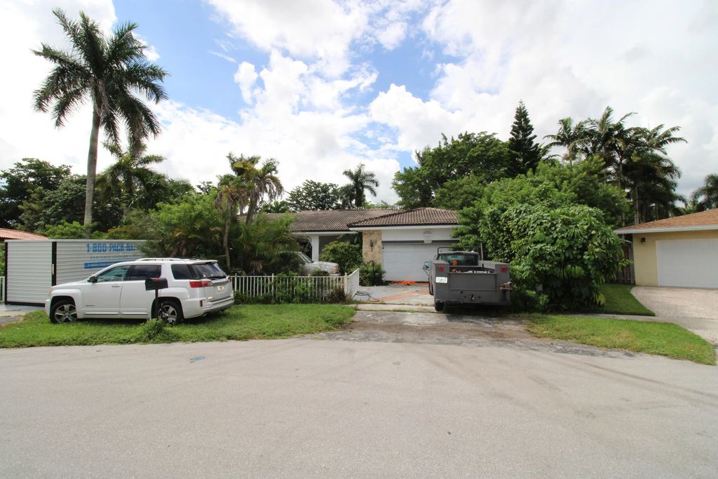16670 Westwood Lane, Weston