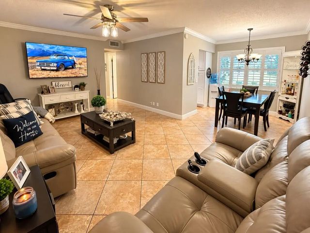 16 Sheffield A #16, West Palm Beach