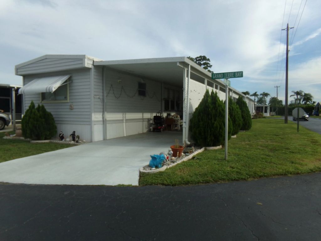 17001 Grand Terre Bay Drive, Boynton Beach