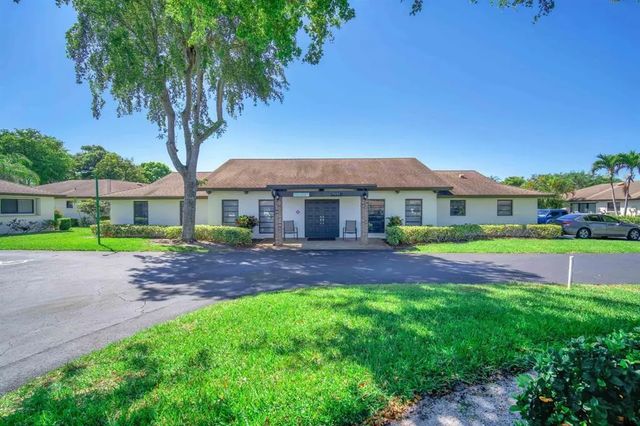 3 of 17 - 4948 Equestrian Circle #b, Boynton Beach, FL
