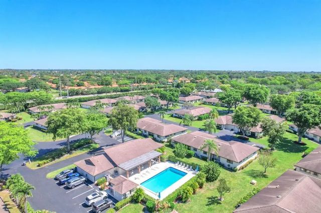 4 of 17 - 4948 Equestrian Circle #b, Boynton Beach, FL