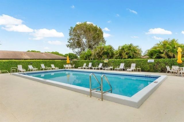5 of 17 - 4948 Equestrian Circle #b, Boynton Beach, FL