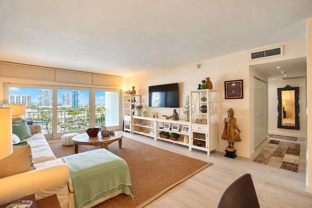500 Bayview Drive #1123, Sunny Isles Beach