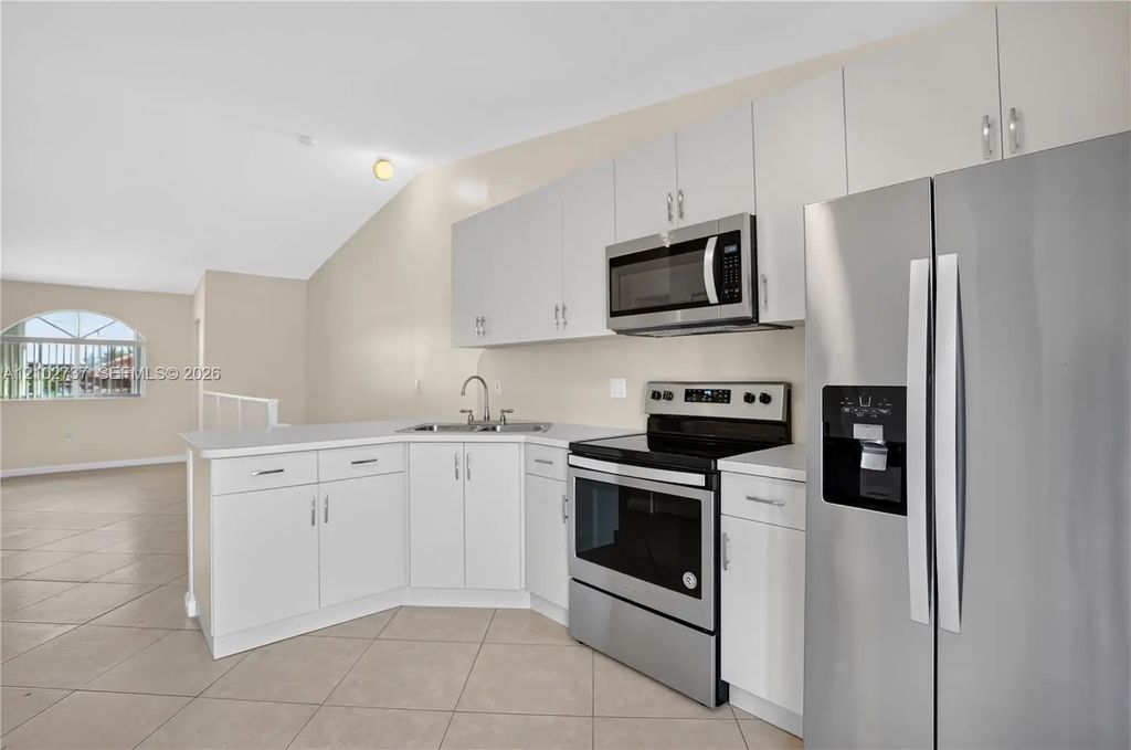 6989 W 36th Avenue #202, Hialeah