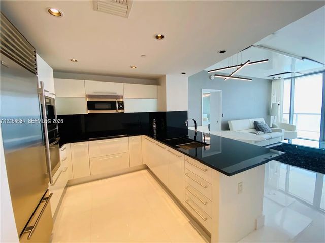 4 of 33 - 17121 Collins Avenue #907, Sunny Isles Beach, FL