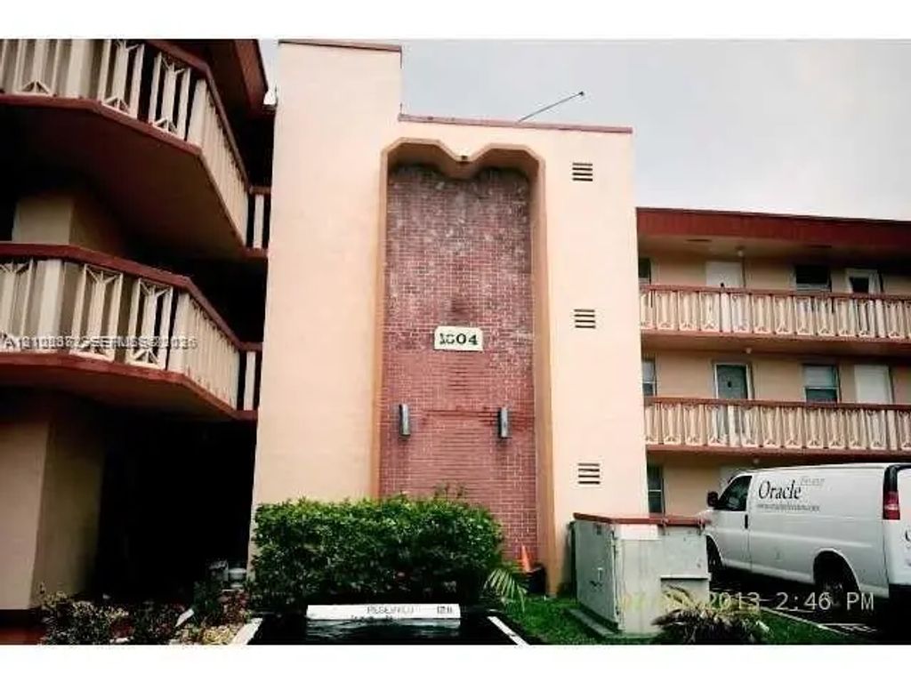 1304 Ne 191st Street #a132, Miami