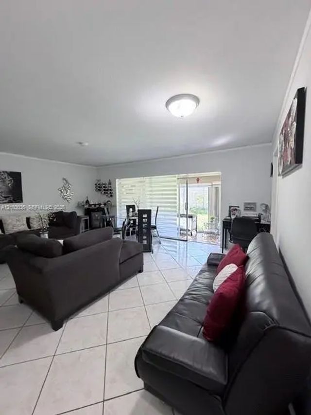 17204 Sw 113 Court #21942e, Miami