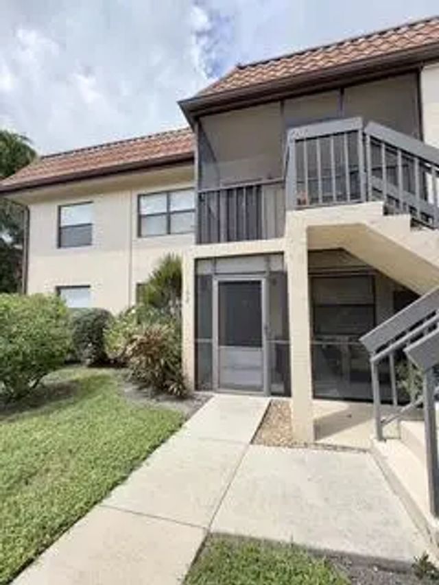 7069 Golf Colony Court #102, Lake Worth