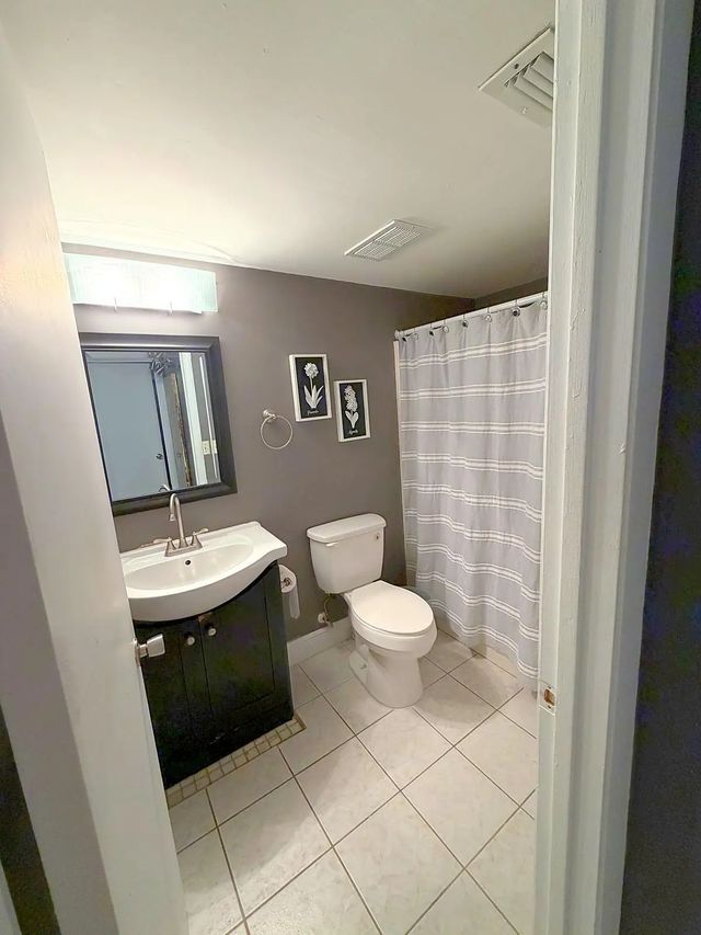 4 of 33 - 7069 Golf Colony Court #102, Lake Worth, FL