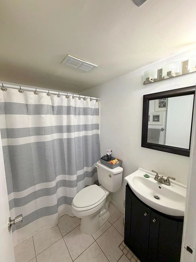 5 of 33 - 7069 Golf Colony Court #102, Lake Worth, FL